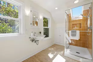5006 Greenwood Ave N, Seattle, WA 98103 - Photo 29