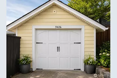 5426 Green Lake Way N, Seattle, WA 98103 - Photo 13