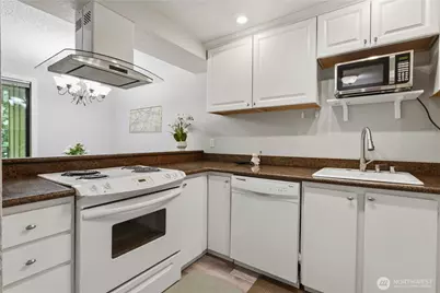 12726 NE 116th Ln #E9, Kirkland, WA 98034 - Photo 7