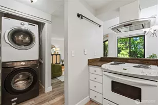 12726 NE 116th Ln, Kirkland, WA 98034 - Photo 9