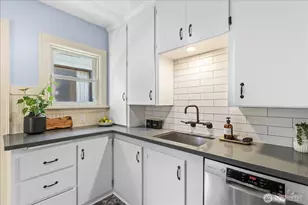 946 N 83rd St, Seattle, WA 98103 - Photo 7