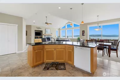 784 Gladstone Drive, Camano Island, WA 98282 - Photo 9