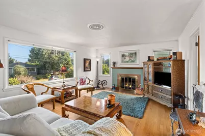 310 NW 75th Street, Seattle, WA 98117 - Photo 3