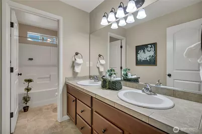 2404 57th Street SE, Auburn, WA 98092 - Photo 29