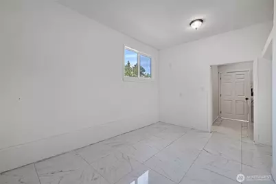 6325 S Eddy Court, Seattle, WA 98118 - Photo 13