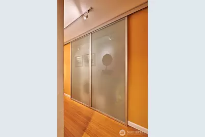 909 N 35th Street #403, Seattle, WA 98103 - Photo 13