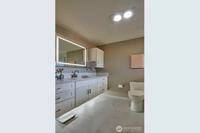 909 N 35th Street #403, Seattle, WA 98103 - Photo 21