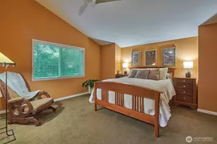 909 N 35th St, Seattle, WA 98103 - Photo 17