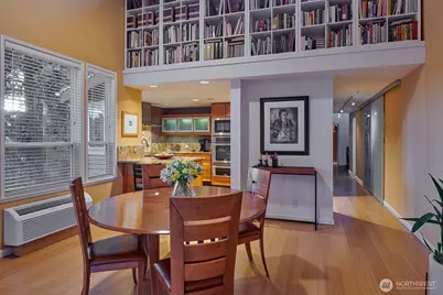909 N 35th Street #403, Seattle, WA 98103 - Photo 7