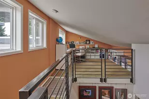 909 N 35th St, Seattle, WA 98103 - Photo 15