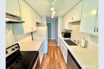 12701 NE 9th Place #D105, Bellevue, WA 98005 - Photo 5