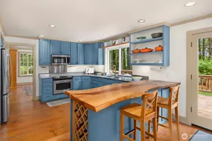 5249 Rose Ave NE, Bainbridge Island, WA 98110 - Photo 11