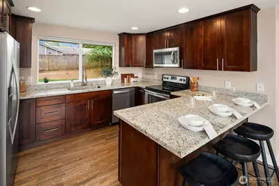10902 26th Avenue SW, Seattle, WA 98146 - Photo 9