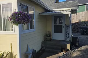 315 SE 2nd St, South Prairie, WA 98385 - Photo 1