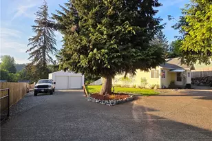315 SE 2nd St, South Prairie, WA 98385 - Photo 3