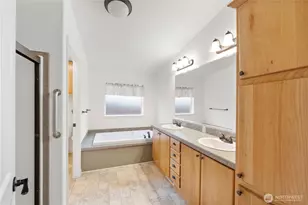 9820 197th St E, Graham, WA 98338 - Photo 19