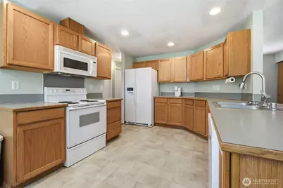 16305 107th Ct SE, Yelm, WA 98597 - Photo 7