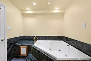 14303 102nd Ave NE, Kirkland, WA 98034 - Photo 25