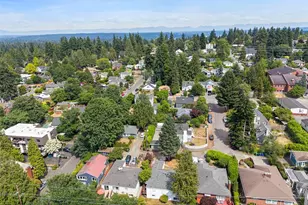 9628 5th Ave NE, Seattle, WA 98115 - Photo 33
