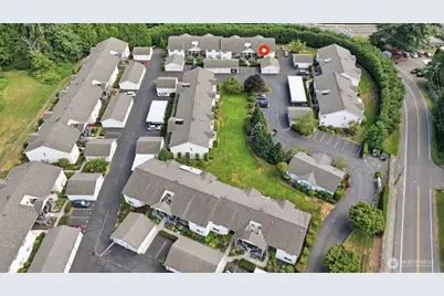 20617 28th Avenue W #D7, Lynnwood, WA 98036 - Photo 3