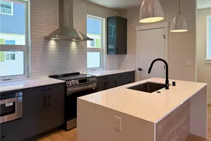 6905 42nd Ave S, Seattle, WA 98118 - Photo 3