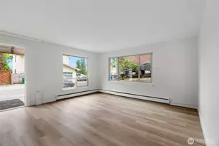 6553 Greenwood Ave N, Seattle, WA 98103 - Photo 21