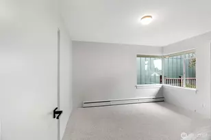 6553 Greenwood Ave N, Seattle, WA 98103 - Photo 15