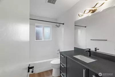 6553 Greenwood Avenue N, Seattle, WA 98103 - Photo 13