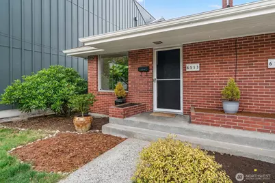 6553 Greenwood Avenue N, Seattle, WA 98103 - Photo 3