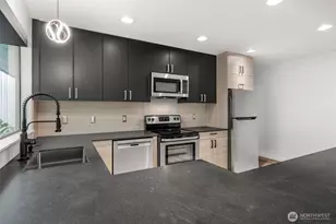 6553 Greenwood Ave N, Seattle, WA 98103 - Photo 11