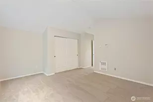 11710 Greenwood Ave N, Seattle, WA 98133 - Photo 23