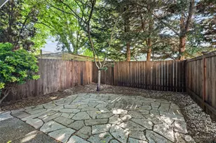 11710 Greenwood Ave N, Seattle, WA 98133 - Photo 31