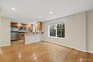 11710 Greenwood Ave N, Seattle, WA 98133 - Photo 3