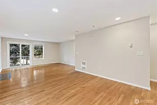 11710 Greenwood Ave N, Seattle, WA 98133 - Photo 5