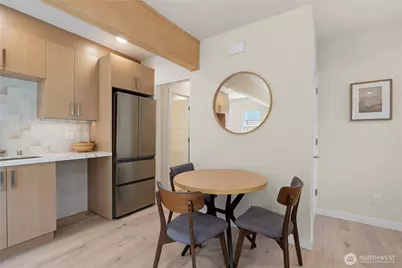 8045 19th Avenue NE, Seattle, WA 98115 - Photo 5
