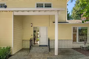18855 SE 42nd St, Issaquah, WA 98027 - Photo 5