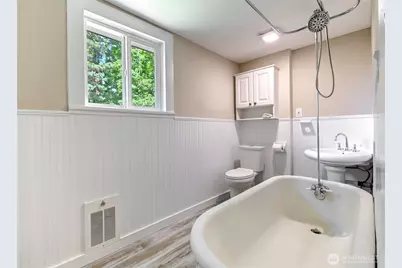 7043 17 Avenue NW, Seattle, WA 98117 - Photo 7