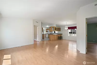 827 NE Woodard Avenue, Castle Rock, WA 98611 - Photo 5