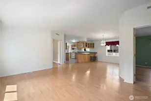 827 NE Woodard Ave, Castle Rock, WA 98611 - Photo 5