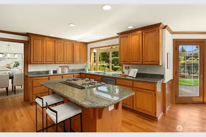 7670 80th Place SE, Mercer Island, WA 98040 - Photo 9