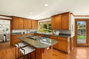 7670 80th Pl SE, Mercer Island, WA 98040 - Photo 9