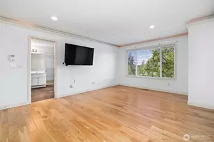 24312 E Main Dr, Sammamish, WA 98074 - Photo 19