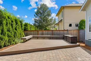 24312 E Main Dr, Sammamish, WA 98074 - Photo 27