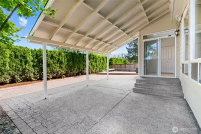24312 E Main Drive, Sammamish, WA 98074 - Photo 25