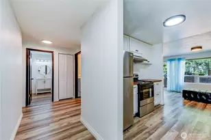 1934 SW 318th Pl, Federal Way, WA 98023 - Photo 3