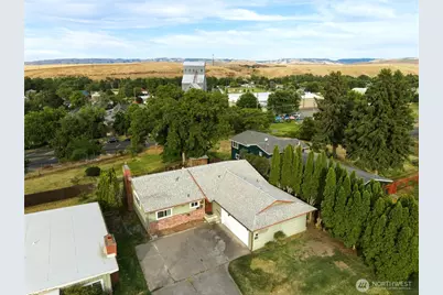 1321 College Street, Milton-Freewater, OR 97862 - Photo 1