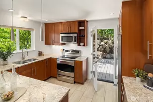 2600 W Howe St, Seattle, WA 98199 - Photo 17