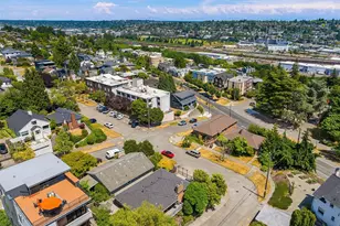 2600 W Howe St, Seattle, WA 98199 - Photo 35