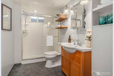 2600 W Howe Street, Seattle, WA 98199 - Photo 31