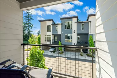 13710 Ash Way #B7, Everett, WA 98204 - Photo 9